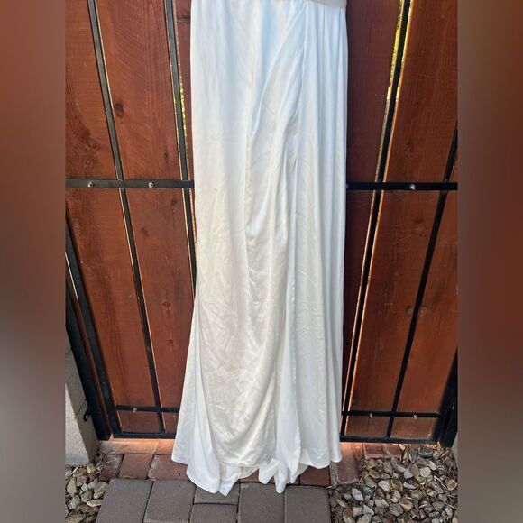 MAC DUGGAL Sleeveless Faux Wrap Draped Gown Size 2 - Picture 6 of 10